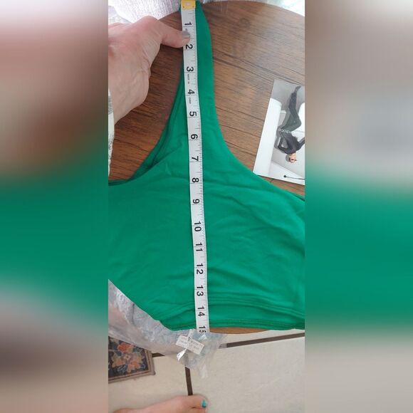 Naked Wardrobe Green Smooth Side Asymmetrical Crop Top NWT Sz XL NW-T2619 - Picture 6 of 11
